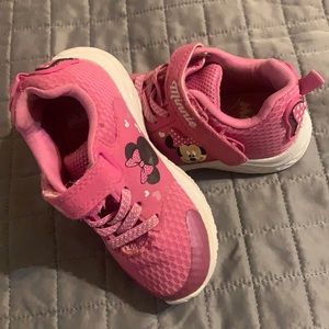 Toddler size 8 pink Minnie Mouse sneaker